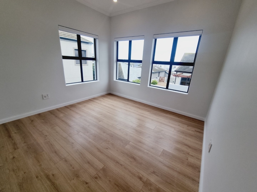 5 Bedroom Property for Sale in Sandown Western Cape